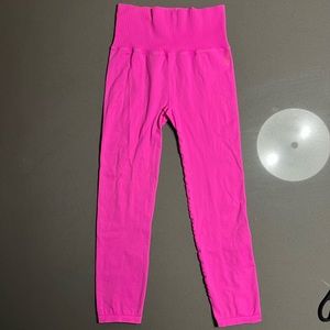 Free People Movement Leggings • Hot Pink • Size Medium • 23” Inseam 😋😋😋